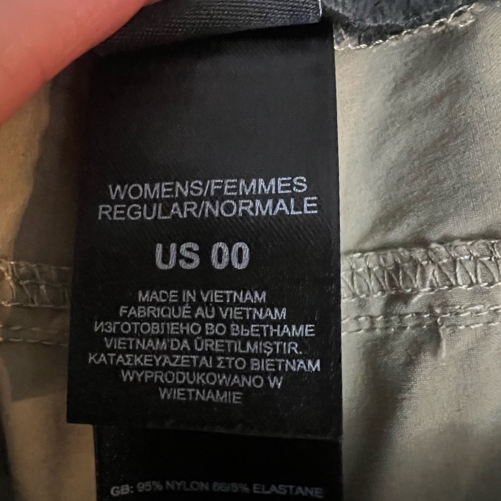 The North Face Women’s  khaki Shorts - Picture 7 of 13